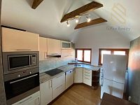 Prostorný podkrovní byt 2+1, 79 m2, Louny