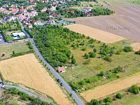 Prodej pozemku 905 m/2, zahradní domek 28 m/2 v obci Žitenice - DJI_0516.jpg