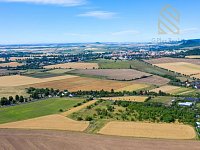Prodej pozemku 905 m/2, zahradní domek 28 m/2 v obci Žitenice - DJI_0558.jpg