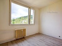 Prodej bytu 4+1 s balkonem 99m2,ul. Jindřicha Plachty, Mojžíř, Ústí nad Labem - IMG_1031.jpg