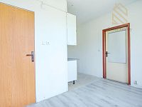 Prodej bytu 4+1 s balkonem 99m2,ul. Jindřicha Plachty, Mojžíř, Ústí nad Labem - IMG_1034.jpg