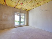 Prodej rodinného domu 3+kk, 90 m², pozemek 331 m², Chraberce - Ložnice a vstup na terasu