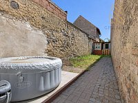 Rodinný dům 4+Kk, pod hradem Hazmburk, Klapý - Image 12. 8. 2026 20_47_06.jpg