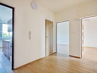 Pronájem bytu 2+1 s lodžií, 60 m² – Louny, ul. Jana Švermy - IMG_2604.jpg