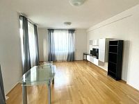 Prodej bytu 3+kk s předzahradkou a parkovacím stáním – Stodůlky, Praha 5