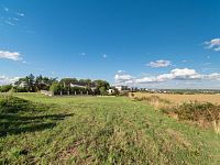 Stavební pozemek 657 m² s kompletními sítěmi, ul. Na Výsluní, Horoměřice - 2.jpg