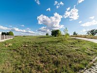 Stavební pozemek 657 m² s kompletními sítěmi, ul. Na Výsluní, Horoměřice - 6.jpg