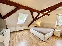 Prodej Bytového Domu s Komerčními Prostorami a Pozemkem - 15.jpg