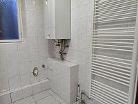 Prostorný 3+1 (100 m²) s balkonem v srdci Vinohrad - 15.jpg