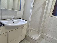 Prostorný 3+1 (100 m²) s balkonem v srdci Vinohrad - 16.jpg