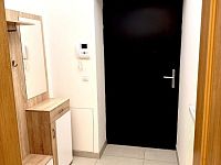 Pronájem bytu 2+kk s velkou zahradou v novostavbě v Praze 7 - Holešovice - 13.jpeg