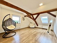 Prodej Bytového Domu s Komerčními Prostorami a Pozemkem - 14.jpg