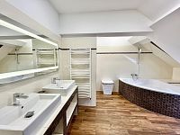 Prodej Bytového Domu s Komerčními Prostorami a Pozemkem - 16.jpg