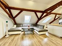 Prodej Bytového Domu s Komerčními Prostorami a Pozemkem - 11.jpg