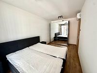 Prodej zařízeného ateliéru 2+kk s lodžií, sklepem a parkováním – Tesla Hloubětín, Praha 9 - 6.jpg