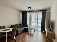 Prodej zařízeného ateliéru 2+kk s lodžií, sklepem a parkováním – Tesla Hloubětín, Praha 9 - 5.jpg