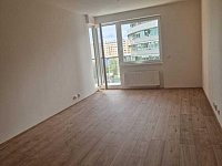 Prodej slunného bytu 2+kk s balkonem a garáži – Rezidence Krásná Hůrka, Praha 5 - Stodůlky - 28.jpeg