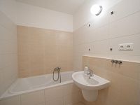 Prodej slunného bytu 2+kk s balkonem a garáži – Rezidence Krásná Hůrka, Praha 5 - Stodůlky - 7.jpg