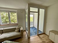 Prostorný byt 2+kk (68 m²) se 2 lodžiemi, garáží a společnou zahradou – Praha 5 (Barrandov) - 4.jpg