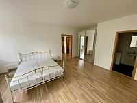 Prostorný byt 2+kk (68 m²) se 2 lodžiemi, garáží a společnou zahradou – Praha 5 (Barrandov) - 7.jpg