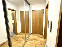 Pronájem bytu 1+kk 51 m² v ulici Křížíkova, Praha 8 - 10.jpeg