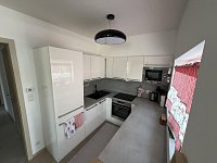 Světlý a moderní byt 3+kk s lodžií, garáží a sklepem – Praha 5, Stodůlky - 4.jpg