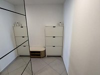 Světlý a moderní byt 3+kk s lodžií, garáží a sklepem – Praha 5, Stodůlky - 9.jpg