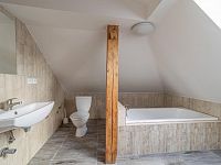 Prostorný dům s apartmány a podnikatelským potenciálem v srdci přírody – Těšíkov - B80A6478.jpg