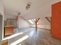 Prostorný dům s apartmány a podnikatelským potenciálem v srdci přírody – Těšíkov - B80A6488.jpg