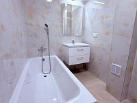 Pronájem bytu 3+1, 78 m², po rekonstrukci, balkon, centrum Mohelnice - koupelna