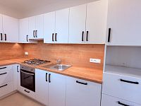 Pronájem bytu 3+1, 78 m², po rekonstrukci, balkon, centrum Mohelnice - Kuchyně