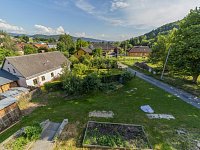 Velkorysý dům s potenciálem vícegeneračního bydlení i rekreace v srdci Velkých Losin - Výhled z lodžie v podkrový