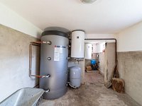 Velkorysý dům s potenciálem vícegeneračního bydlení i rekreace v srdci Velkých Losin - Zásobník na vodu