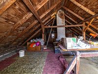 Rodinný dům 4+1 s pozemkem 1 029 m², garáží, sklepem a velkou půdou | Břidličná - Půda