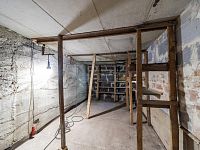 Rodinný dům 4+1 s pozemkem 1 029 m², garáží, sklepem a velkou půdou | Břidličná - Sklep
