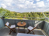 Byt 3+1 po kompletní rekonstrukci, balkon, krásný výhled | Krchleby - balkón.jpg