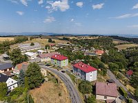Byt 3+1 po kompletní rekonstrukci, balkon, krásný výhled | Krchleby - pohled z ptačí perspektivy III.jpg